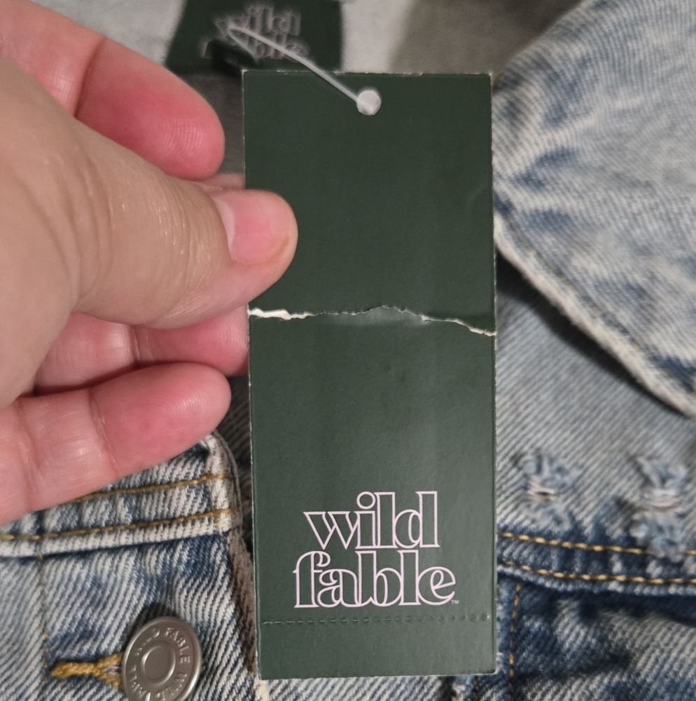 NWT Wild Fable Oversized Distressed Classic Denim Jacket Size L - Picture 8 of 11